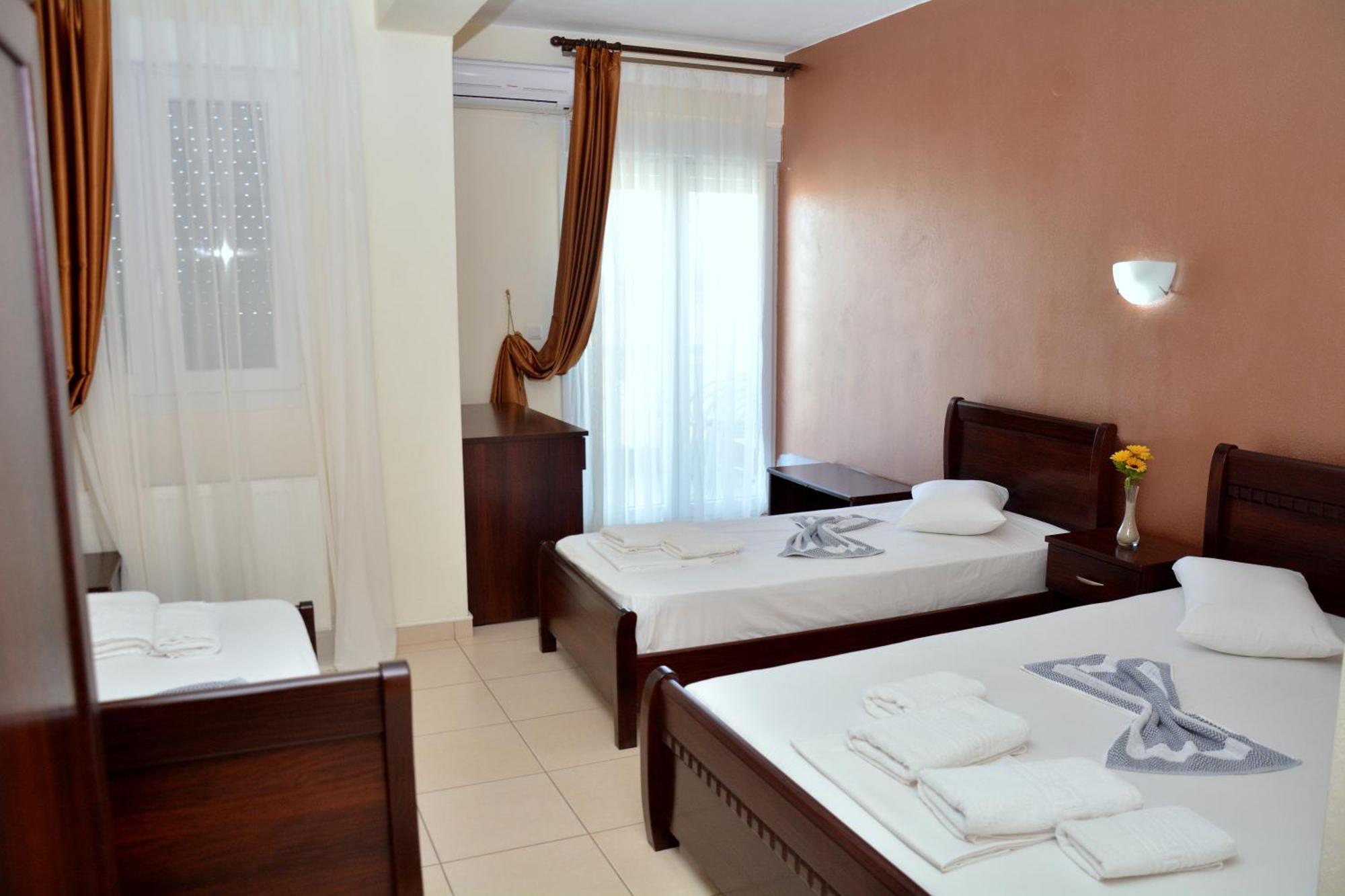 Hotel Paris Paralía Buitenkant foto