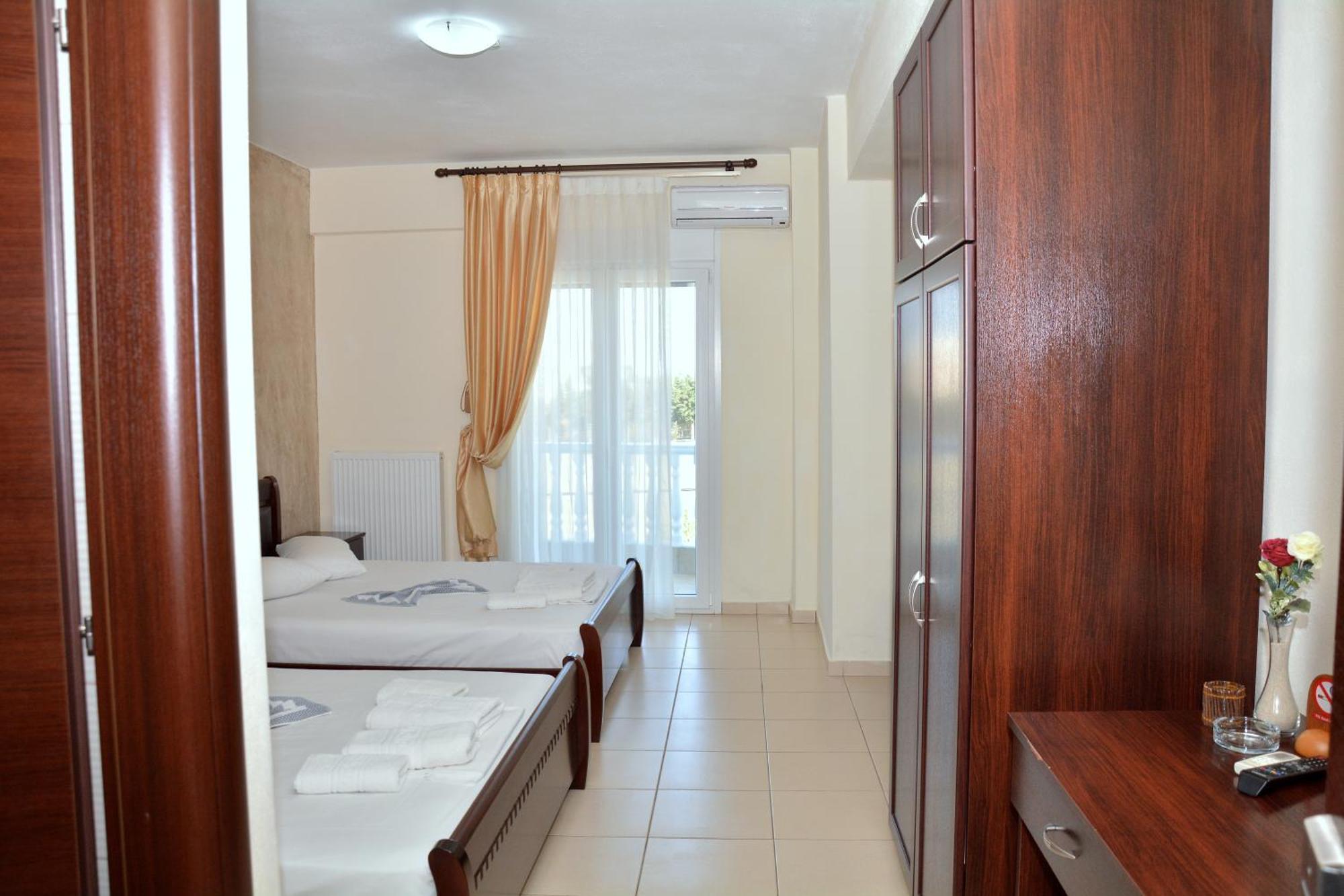 Hotel Paris Paralía Buitenkant foto