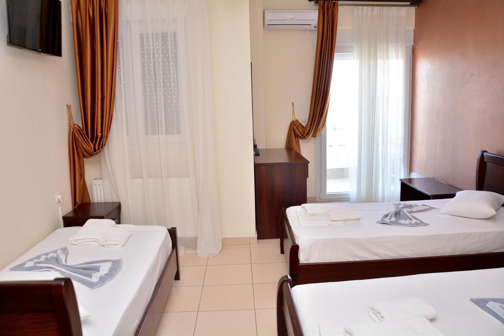 Hotel Paris Paralía Buitenkant foto