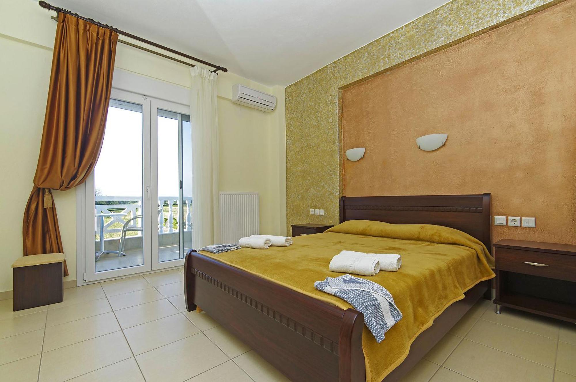 Hotel Paris Paralía Buitenkant foto